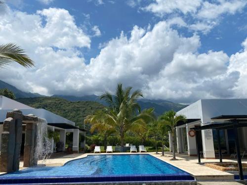 Swimmingpoolen hos eller tæt på Finca La Mediterránea en San Jerónimo