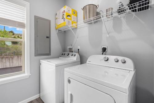 Køkken eller tekøkken på Stonebridge Resort, Golf Course, Pools, Upgraded Decor, Free Tickets