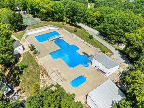 Kolam renang di atau dekat dengan Ozark Ridge 17