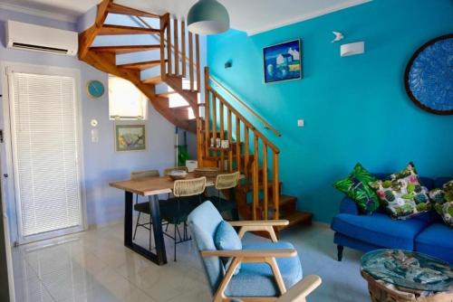 Ruang duduk di Casa Anthos free parking