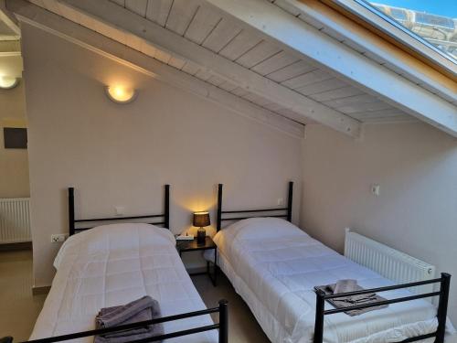 Diana's Cozy 20 Loft Studio