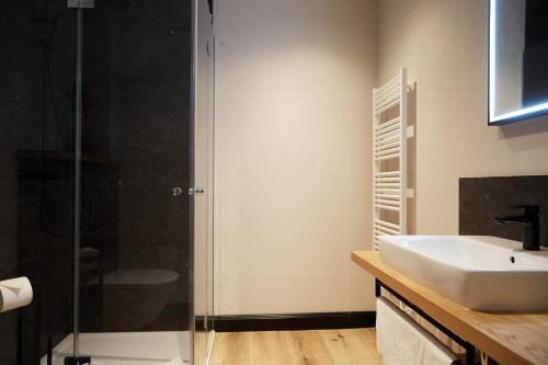 Phòng tắm tại Binnendiek Haus 4 Comfort-Apartment 4