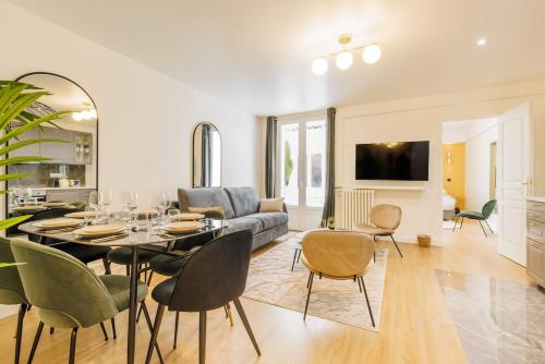 Apartment 3 Min from Haussmann, Sleeps 6 , 2BDR