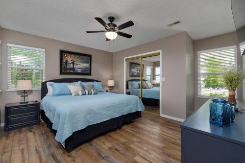 Postel nebo postele na pokoji v ubytování Red Oak 916