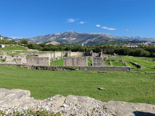 a view of the ruins of the ancient city at Apartman Luna Salona in Solin