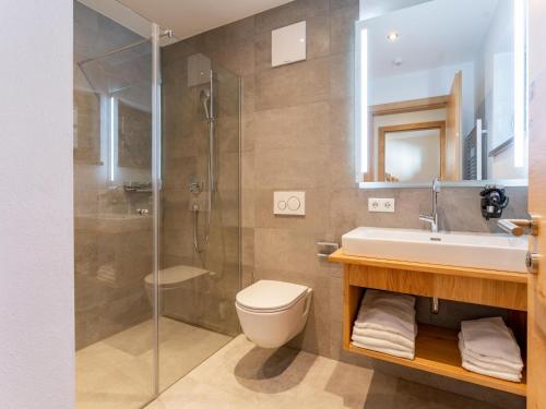 Phòng tắm tại Tauernlodge Amadeiro Im Pongau