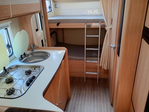 Camping car au bord de l eau