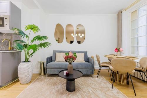 Stylish Apartment 3 Min from Haussmann, Sleeps4