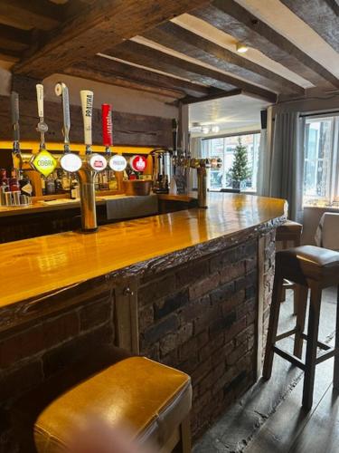 Ο χώρος του lounge ή του μπαρ στο The Chequers Inn