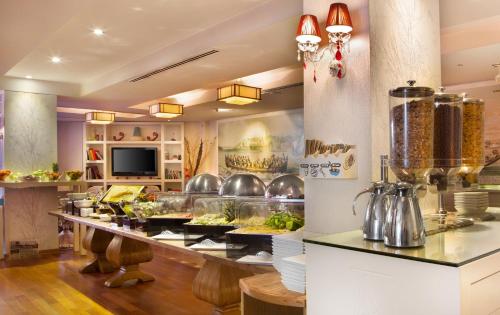 Dapur atau dapur kecil di Hotel Amira Istanbul