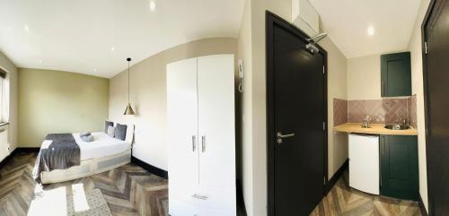 Kuchyň nebo kuchyňský kout v ubytování Luxury studios next to attractions
