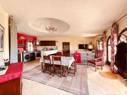 Una cocina o zona de cocina en Dar Yobedi