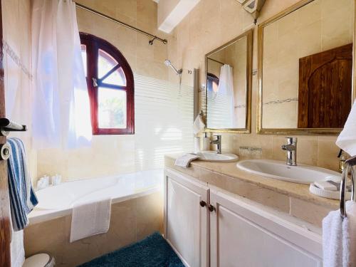 Un baño de Dar Yobedi