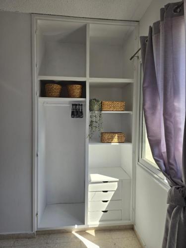 パフォスにあるSunNsea Apartmentのギャラリーの写真
