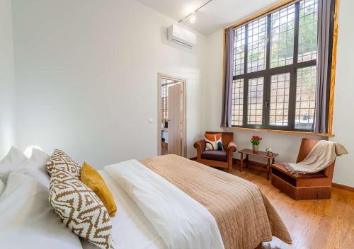 Spacious 2-Bdrm Apt at Filopappou hill in Koukaki!