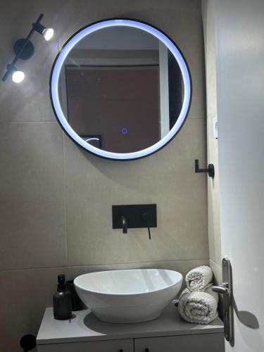 Un baño de Elias Nest