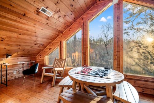 Family Retreat- Hot Tub- Pool Table- Fire Pit- BBQ Grill- Kids Zone- Arcade Games photo 43