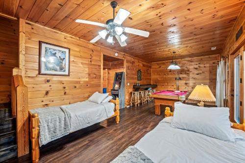 Family Retreat- Hot Tub- Pool Table- Fire Pit- BBQ Grill- Kids Zone- Arcade Games photo 16