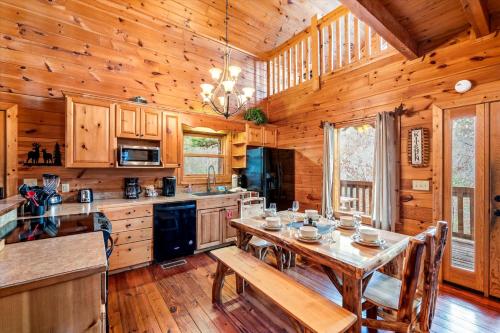 Family Retreat- Hot Tub- Pool Table- Fire Pit- BBQ Grill- Kids Zone- Arcade Games photo 30