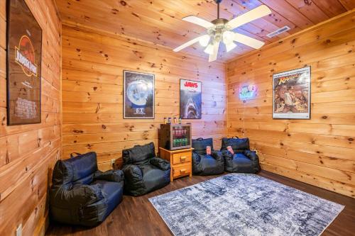 Family Retreat- Hot Tub- Pool Table- Fire Pit- BBQ Grill- Kids Zone- Arcade Games photo 25