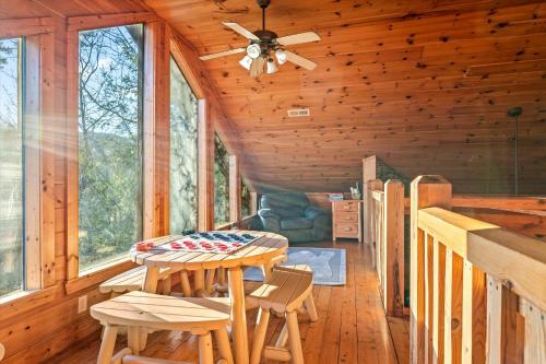 Family Retreat- Hot Tub- Pool Table- Fire Pit- BBQ Grill- Kids Zone- Arcade Games photo 13