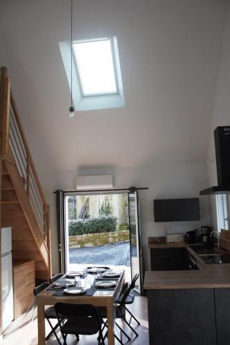 Photo de la galerie de l'établissement Le bourg a pieds et la plage juste a coté, à Guidel