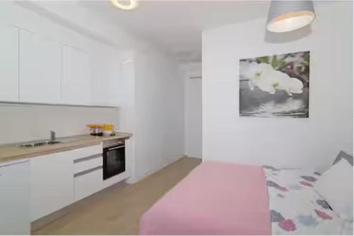 City Studio Apartment Miriam, Sea View