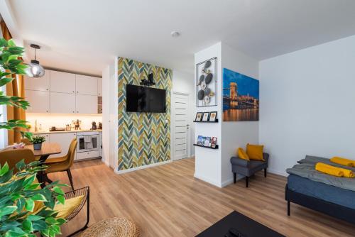 Party & Chill - Downtown Center with Big Balcony and AC