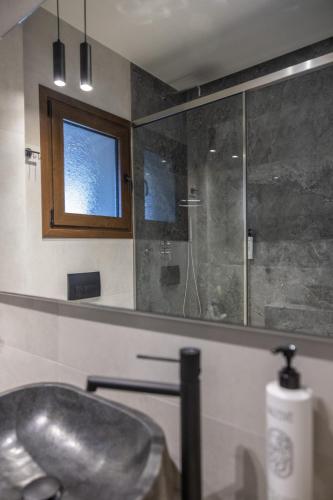 Polyzos Luxury Suites Meteora #3 - Adults Friendly