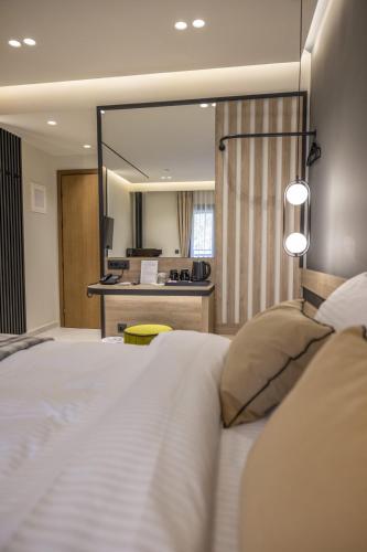 Polyzos Luxury Suites Meteora #5 - Adults Friendly