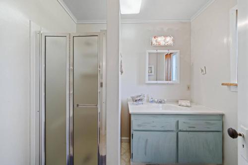 Φωτογραφία από το άλμπουμ του Coho Cottage Cast, Catch & Coastal Chill σε Rockaway Beach