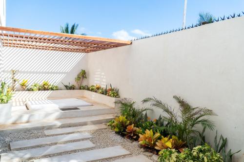 Κήπος έξω από το Villa Saadhu with Fantastic Oceanview