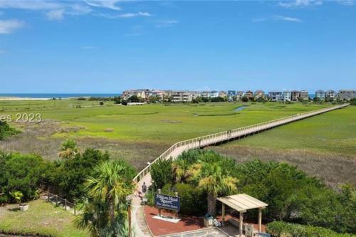 Hilton Head Resort Private Walk Shuttle to Beach photo 30