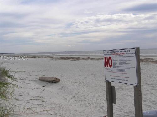 Hilton Head Resort Private Walk Shuttle to Beach photo 31