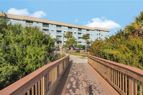 Hilton Head Resort Private Walk Shuttle to Beach photo 37