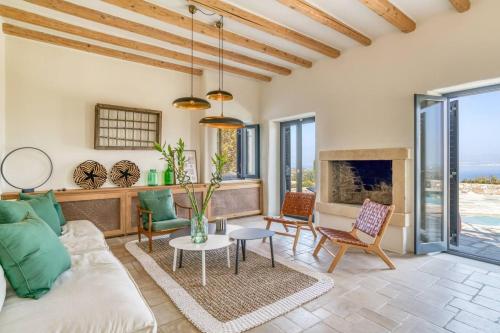 Gallery image of Villa Hestia - Cycladic Aura (Main House) in Kóstos