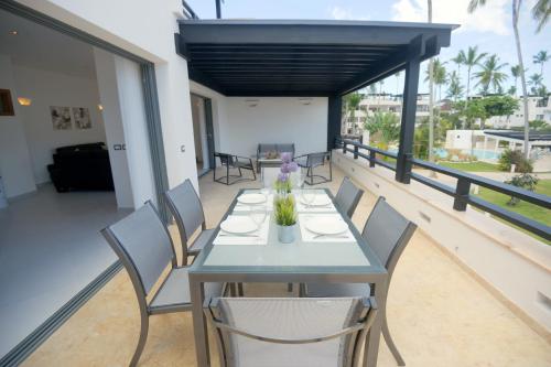 Aligio Apart-hotel & Spa - Las Terrenasにあるバルコニーまたはテラス