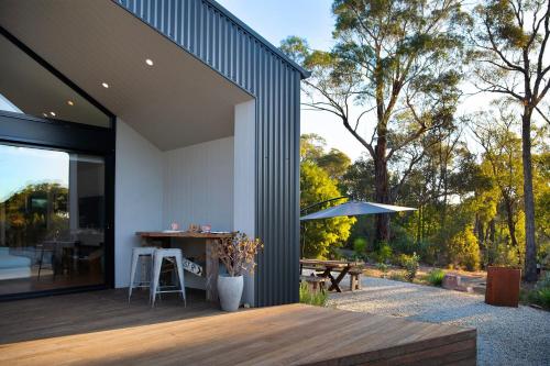 Taman di luar Allure - Hepburn Springs Luxury