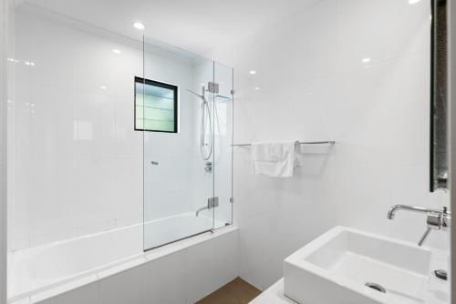 Ένα μπάνιο στο 1 20 Kingfisher Drive Peregian Beach