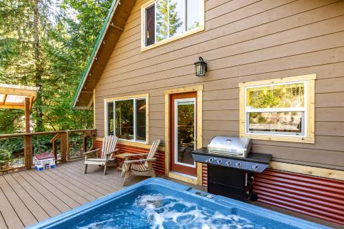 Kolam renang di atau dekat dengan PNW River Cabin