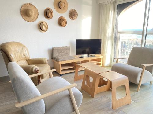 Appartement rénové front de mer aux Sables d'Olonne - FR-1-92-650