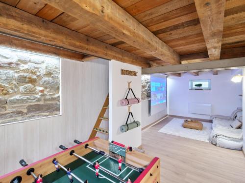 2BR Apartment near Colmar Centre - Boho Style, Hidden Room, Free Parking