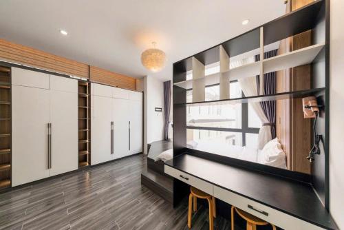 Η κουζίνα ή μικρή κουζίνα στο Lala House Dalat