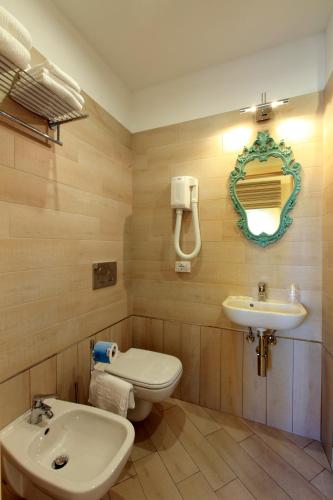 Bilik mandi di Hotel Souvenir
