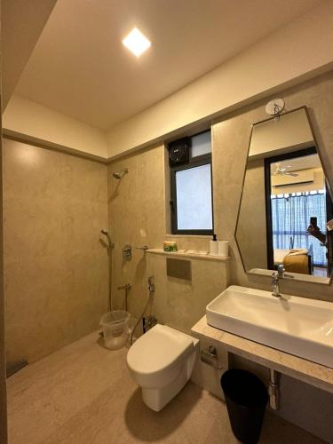 Un baño de 1BR Service Apart in BKC