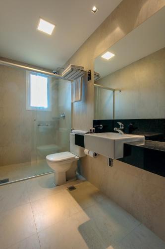 Un baño de Denali Hotel