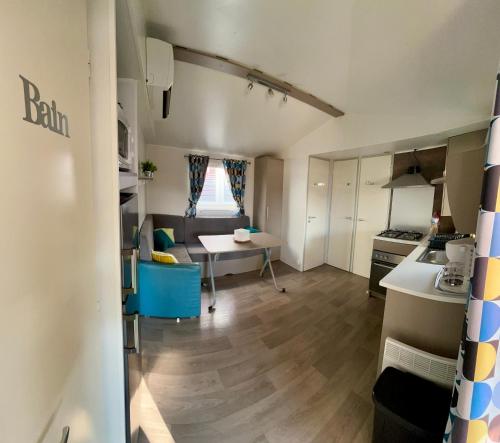 Imagen de la galería de Vias Mobil home 6-8 pers tout confort climatisé, en Vias