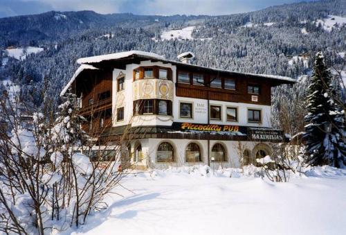 Fotografie z fotogalerie ubytování Hotel Garni Maximilian v destinaci Zell am Ziller