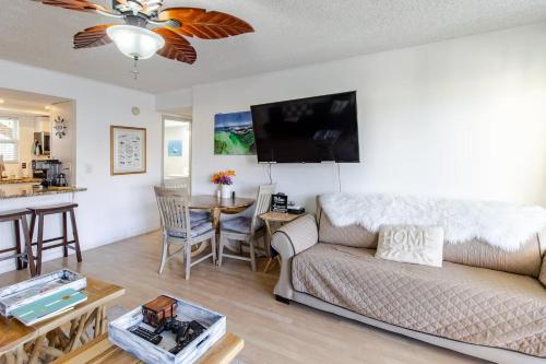 Boathouse Condo, Downtown Destin Harbor, Private Beach Access, Waterfront, on Golf course, Water Taxi pickup photo 23
