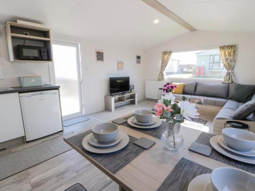 Una cocina o cocineta en Dunskey Way
